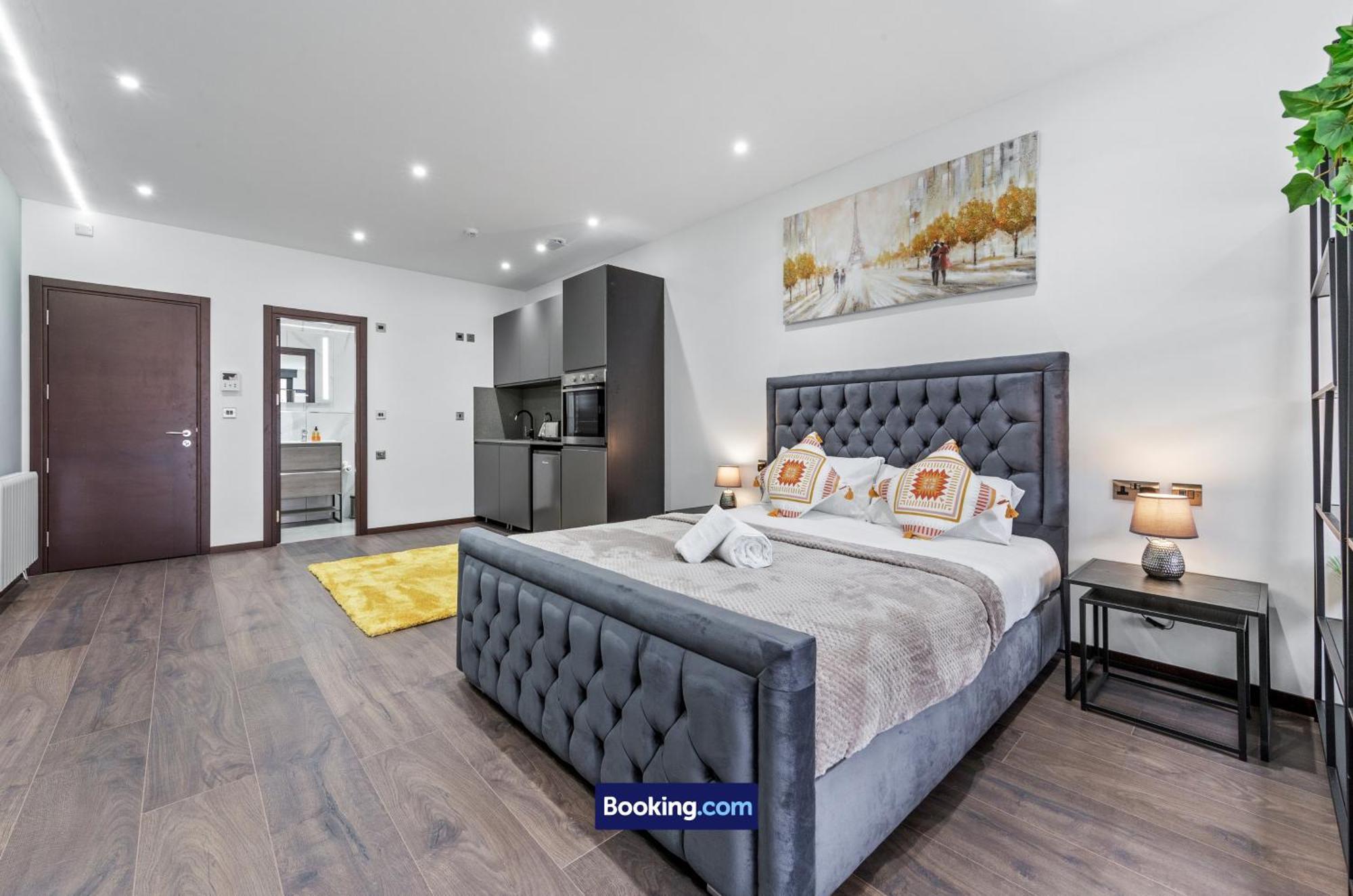 Stylish Studio Apt By Stay Smart Short Lets & Serviced Accommodation Woodstock With Free Wifi Лондон Екстериор снимка