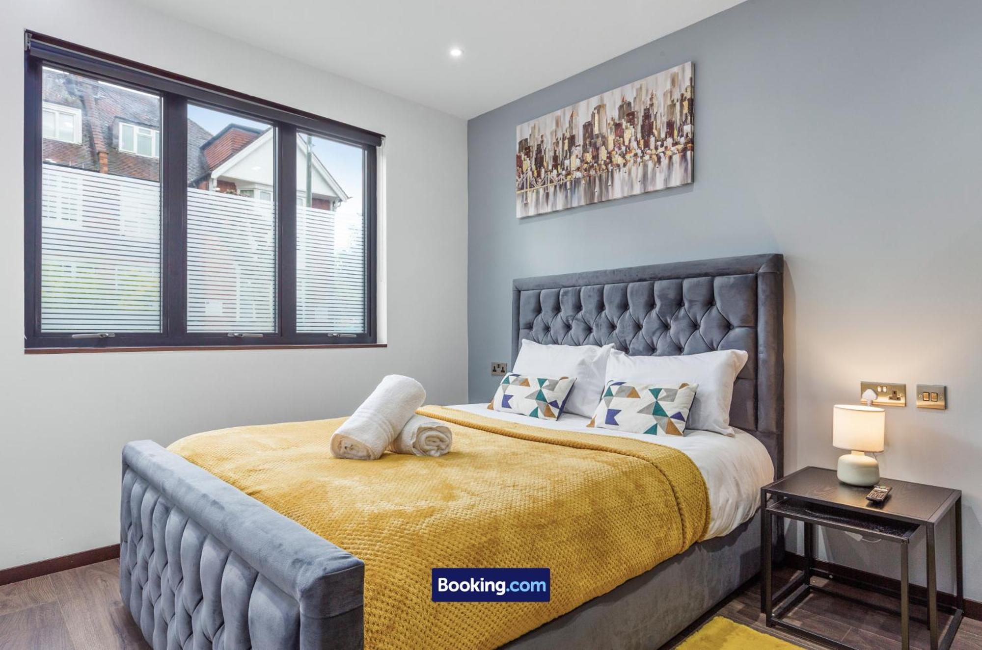 Stylish Studio Apt By Stay Smart Short Lets & Serviced Accommodation Woodstock With Free Wifi Лондон Екстериор снимка